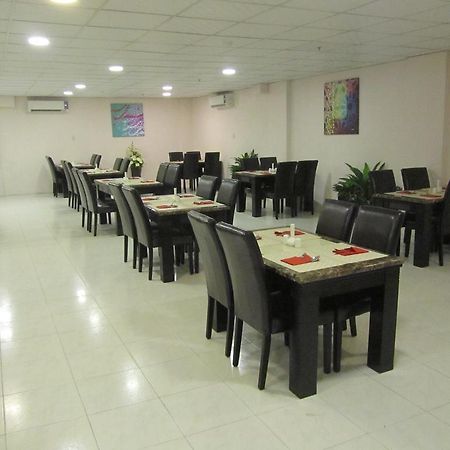 Jw Inn Hotel Nadinah Luaran gambar