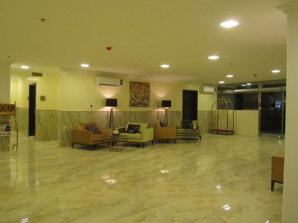 Jw Inn Hotel Nadinah Luaran gambar