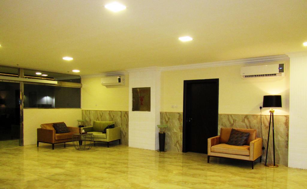 Jw Inn Hotel Nadinah Luaran gambar