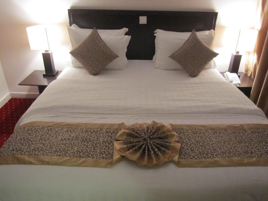 Jw Inn Hotel Nadinah Luaran gambar