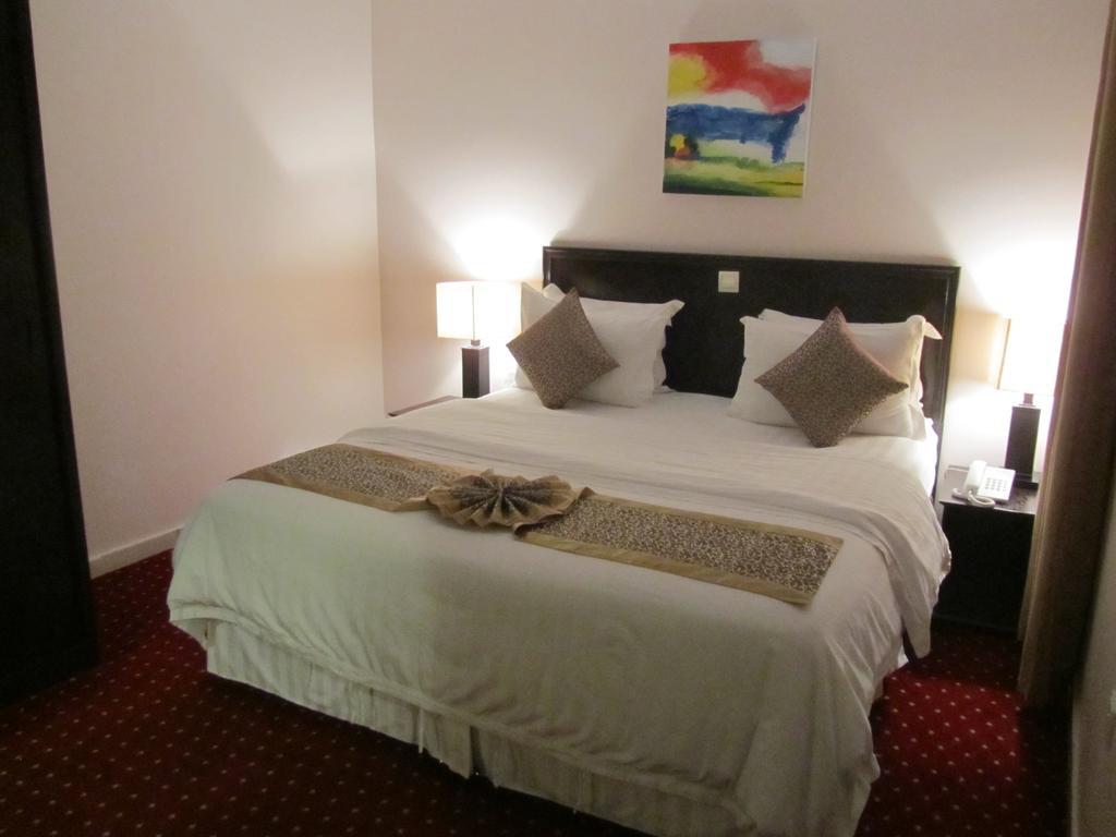 Jw Inn Hotel Nadinah Luaran gambar
