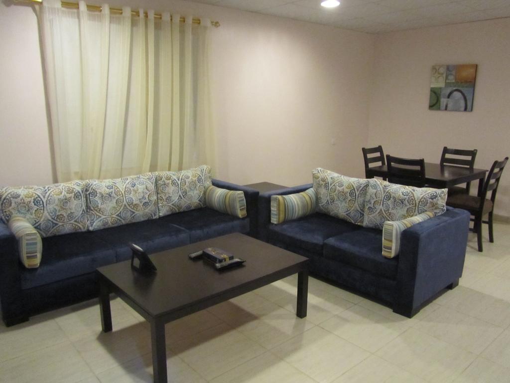 Jw Inn Hotel Nadinah Luaran gambar