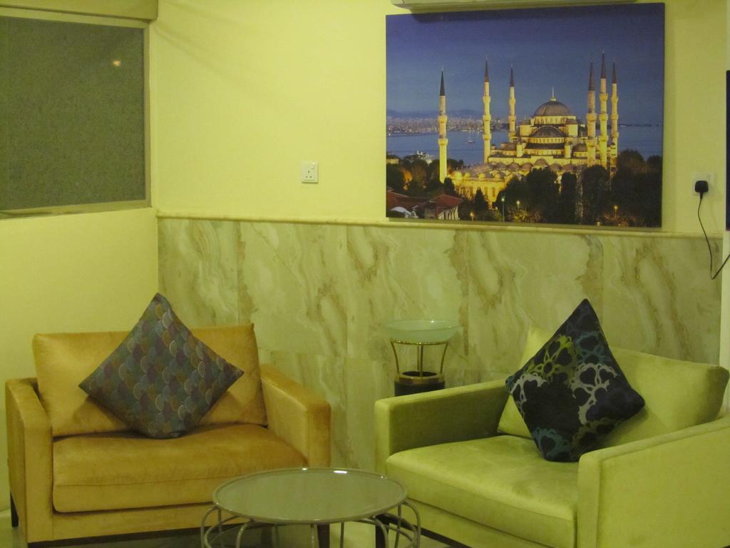 Jw Inn Hotel Nadinah Luaran gambar