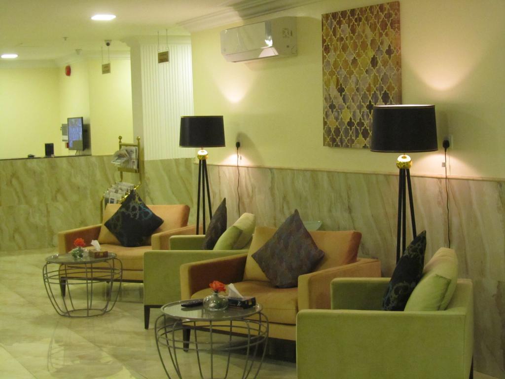 Jw Inn Hotel Nadinah Luaran gambar